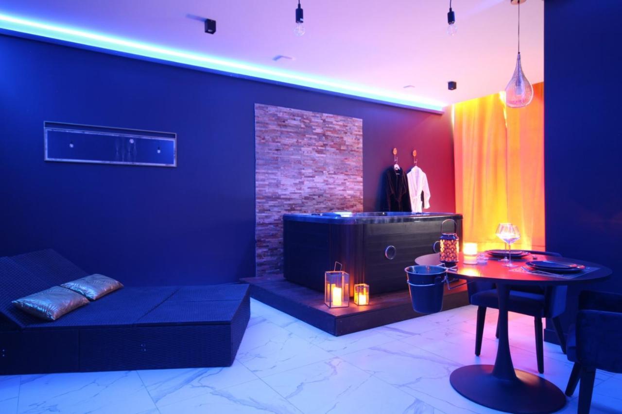 Suite Blue Jacuzzi Le Breuil  Exterior photo
